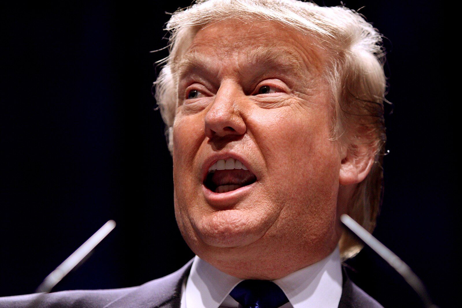 Crypto Market Experiences $300M Liquidations as Trump’s Tariff Threats Wipe Out Late Investors